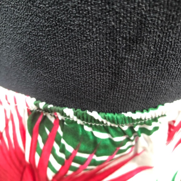 ❤️🌴Palm Keyhole Halter Dress🌴❤️ - Picture 6 of 14